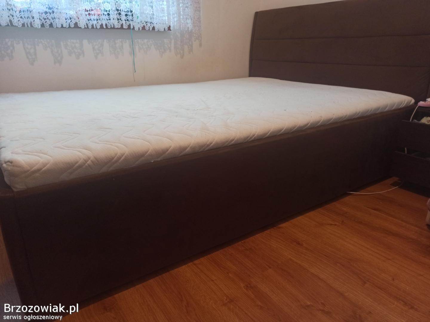 Łóżko tapicerowane z materacem 140x200 z pojemnikiem