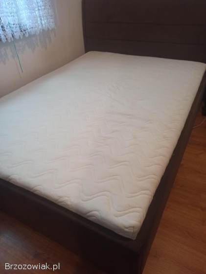 Łóżko tapicerowane z materacem 140x200 z pojemnikiem
