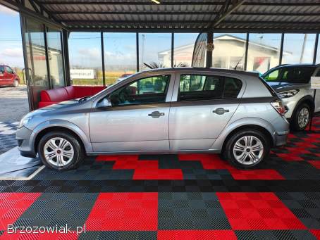 Opel Astra 1.  4 Benzyna  2009