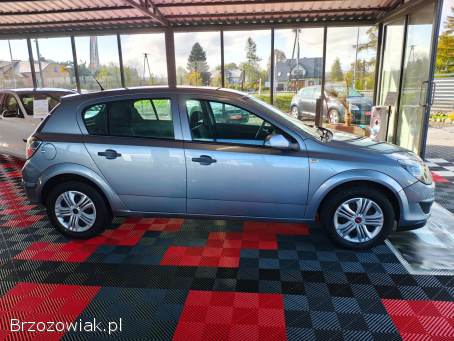 Opel Astra 1.  4 Benzyna  2009