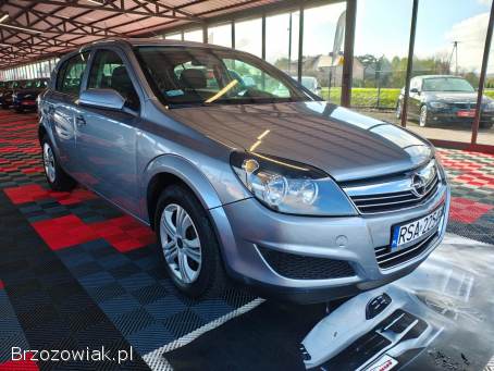 Opel Astra 1.  4 Benzyna  2009