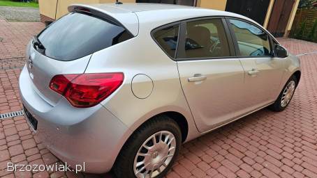 Opel Ascona J 1.  4T 120KM 2010