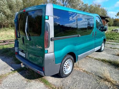 Renault Trafic 2.  0 benzyna 9-osób L1H1,  manual