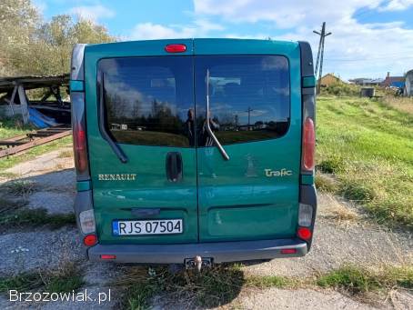 Renault Trafic 2.  0 benzyna 9-osób L1H1,  manual