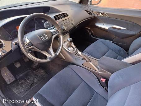 Honda Civic Benzyna 1.  4 16V 2006