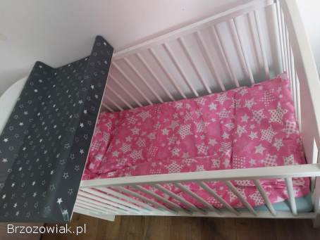 Łóżeczko dziecięce z materacem +przewijak i komplet poscieli