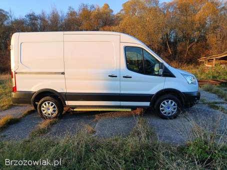 Ford Transit 2.  2 diesel,  napęd 4x4,  2015 rok,  manual hak (uciąg 2000kg),  orginał