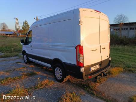 Ford Transit 2.  2 diesel,  napęd 4x4,  2015 rok,  manual hak (uciąg 2000kg),  orginał