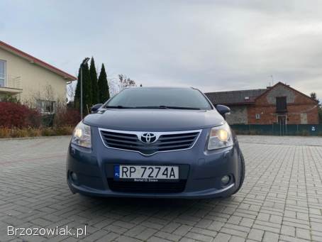 Toyota Avensis Premium  2011