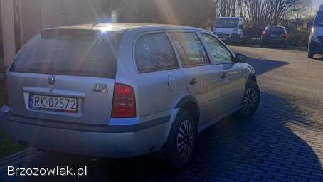 Škoda Octavia 1,  6 8v +gaz 1wł 2000