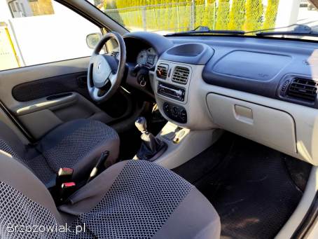 Renault Thalia Lift 1.  4 1Wł 2004