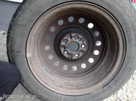 Opony zimowe na kołach stalowych