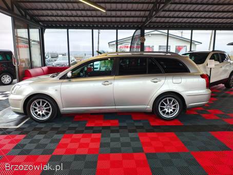 Toyota Avensis 1.  8benzy automat 2006