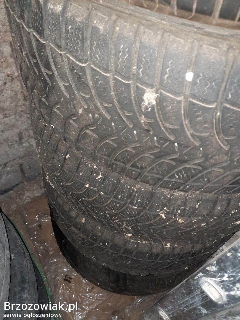 Opony zimowe 215/55R16