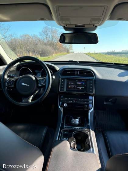 Jaguar XE Prestige  2016