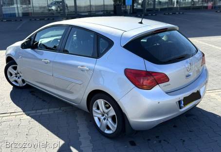 Opel Astra J (IV) 2010