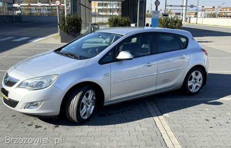 Opel Astra J (IV) 2010