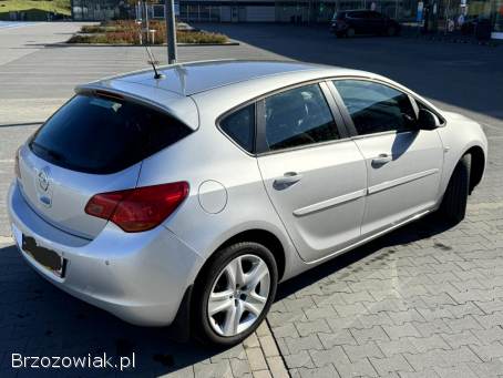 Opel Astra J (IV) 2010