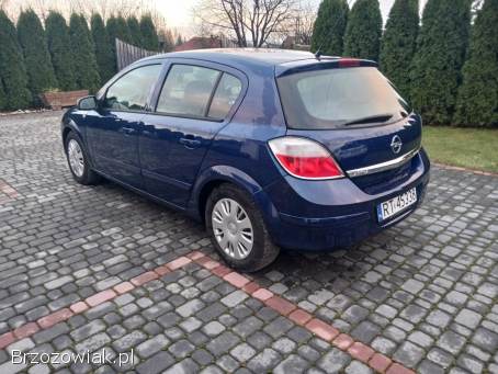 Opel Astra 1.  6i 185tyś km 2006