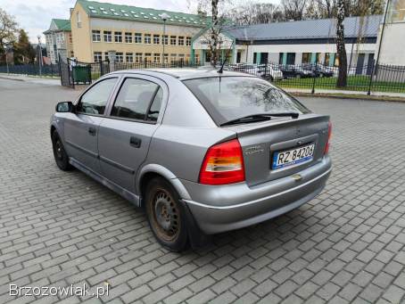 Opel Astra 1.  4 benzyna  2006