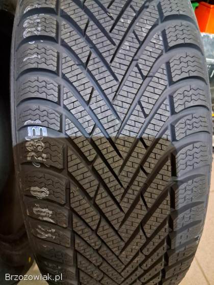 Opony zimowe 215/55 R17 Pirelli Powergy Winter