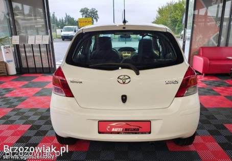 Toyota Yaris 1.  3 benzyna  2009