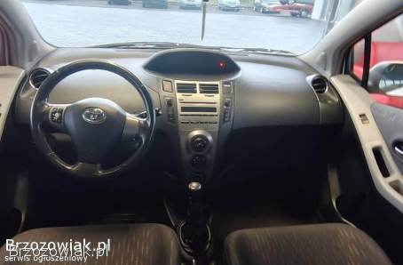 Toyota Yaris 1.  3 benzyna  2009