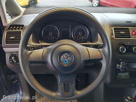 Volkswagen Touran 1.  6 tdi 2011