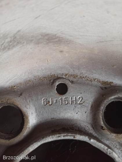 Opony zimowe 185/65 R15 z felgami stalowymi