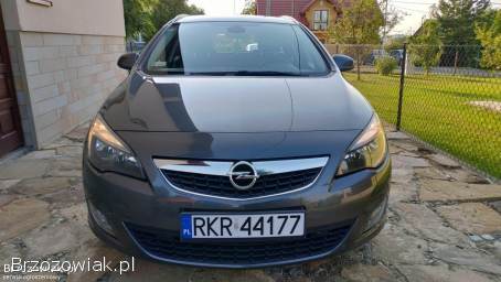 Opel Astra 2011