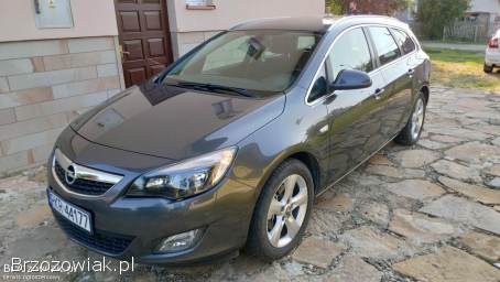 Opel Astra 2011