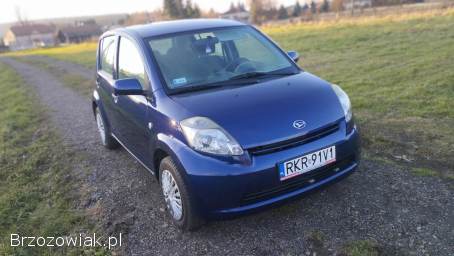 Daihatsu Sirion 1.  0 benzyna  2005