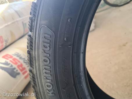 Opona zimowa 225/55r17 2023r