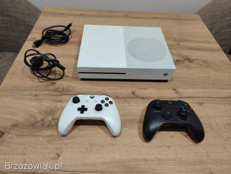 Okazja!  Xbox one S 1TB +2 pady i sporo gier!  Super Stan!  Gwarancja!