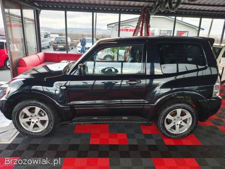 Mitsubishi Pajero 3.  2 diesel 2005