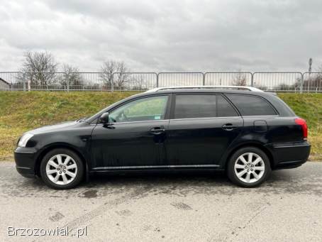 Toyota Avensis 1.  8 Benzyna  2004