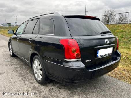 Toyota Avensis 1.  8 Benzyna  2004