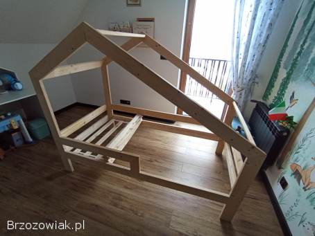 Łóżko dziecięce domek
