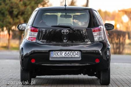 Toyota iQ 2010