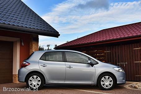 Toyota Auris Lift 1.  33 vvt-i 2010