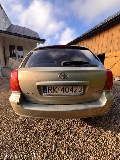 Toyota Avensis T25 kombi 2004