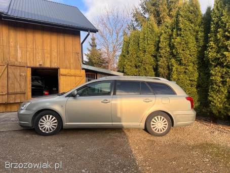 Toyota Avensis T25 kombi 2004