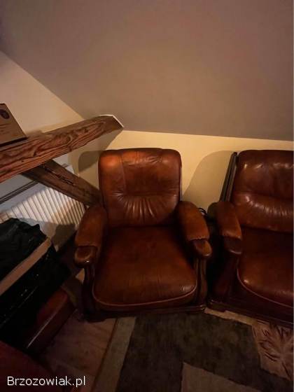Komplet do salonu : sofa,  2 fotele i 2 podnóżki