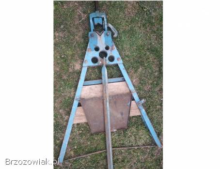 Solidne imadło do rur PIONIER ze stojakiem.