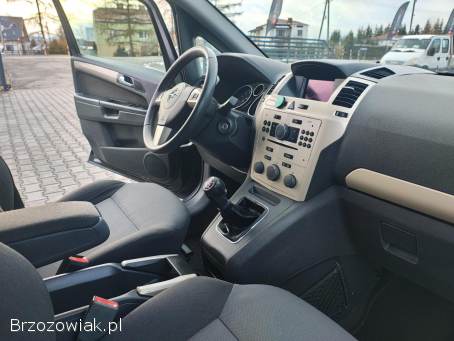 Opel Zafira 1.  8benzyna 7osób 2010