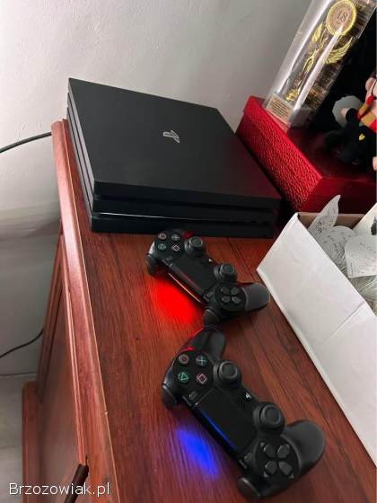 Play Station 4 Pro 2 pady 1TB