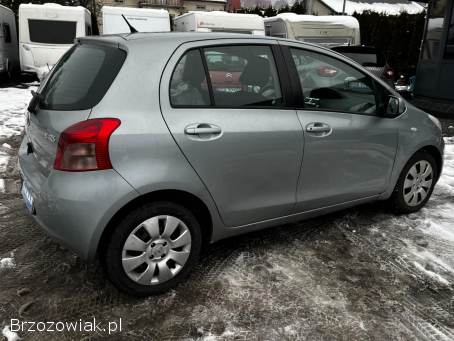 Toyota Yaris 1.  3VVT-i 87KM  2007