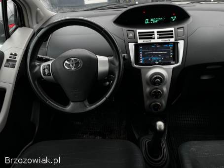 Toyota Yaris 1.  3VVT-i 87KM  2007