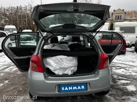 Toyota Yaris 1.  3VVT-i 87KM  2007