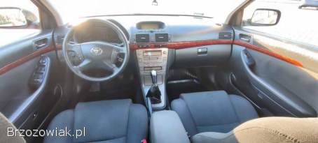 Toyota Avensis 2.  0i 2005